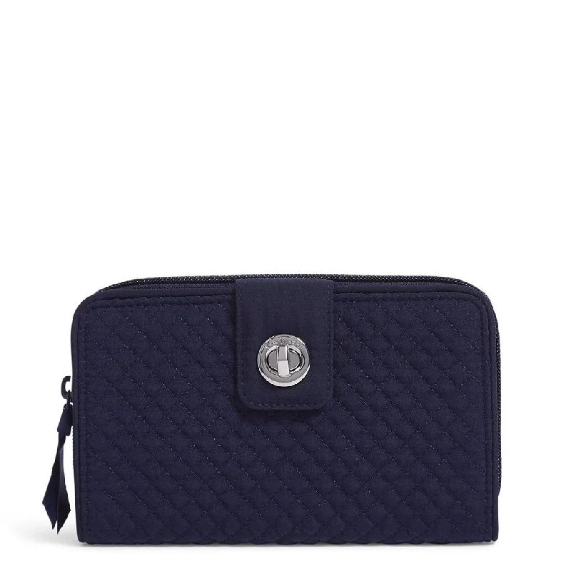 Vera Bradley : RFID Turnlock Wallet in Classic Navy