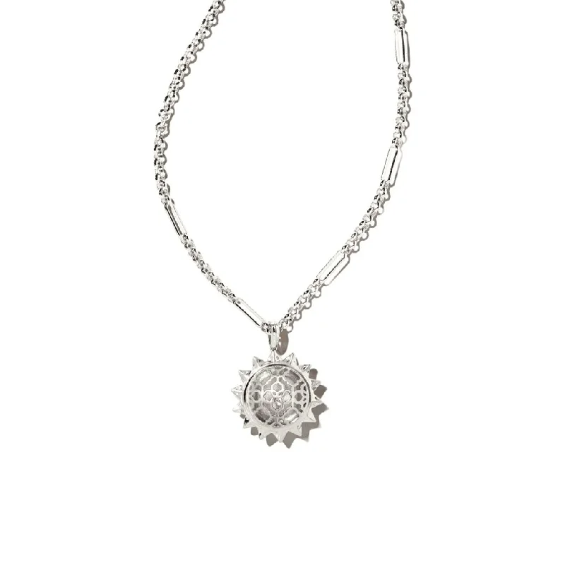 Kendra Scott : Sienna Sun Pendant Necklace in Silver